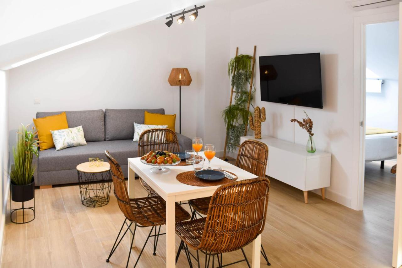 Holidays2Malaga Trinidad Renovated 1 Bedroom Penthouse Close To City Center Dış mekan fotoğraf