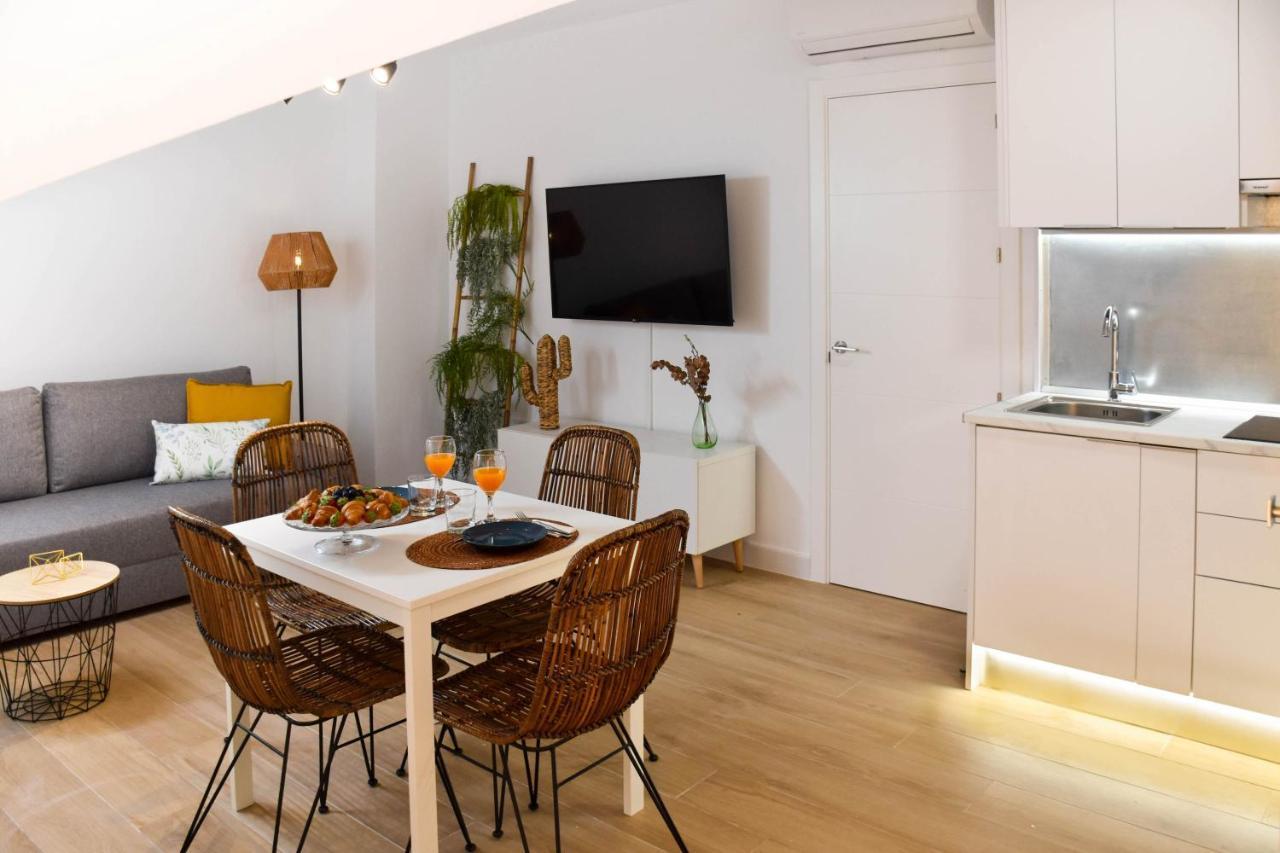 Holidays2Malaga Trinidad Renovated 1 Bedroom Penthouse Close To City Center Dış mekan fotoğraf